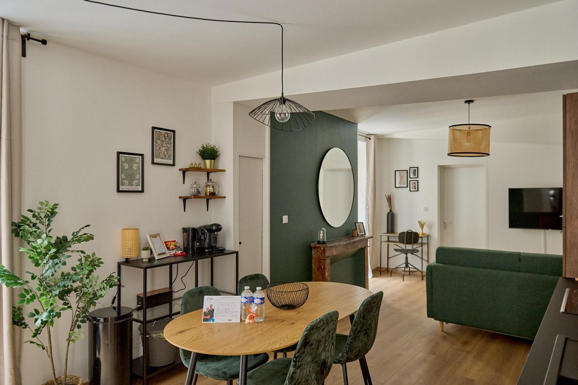 ヌヴェールLe Oliva Chez Les M By Primo Conciergerieアパートメント エクステリア 写真