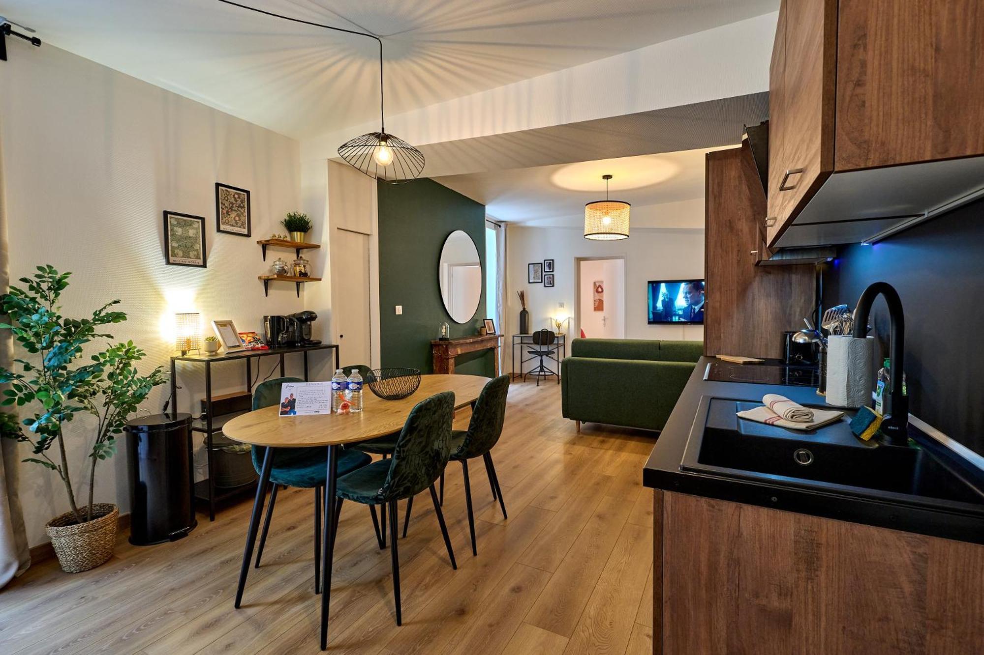 ヌヴェールLe Oliva Chez Les M By Primo Conciergerieアパートメント エクステリア 写真