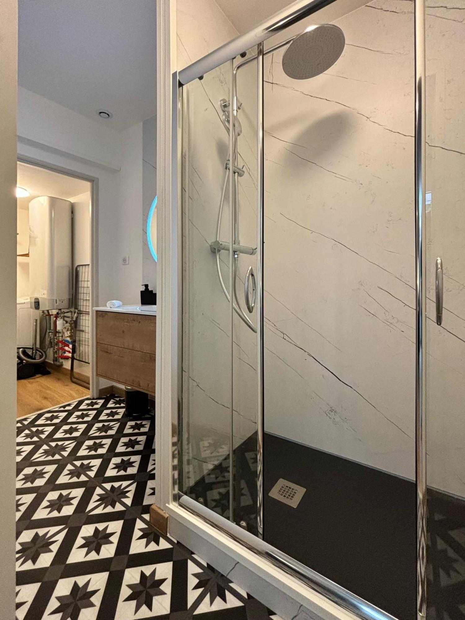 ヌヴェールLe Oliva Chez Les M By Primo Conciergerieアパートメント エクステリア 写真