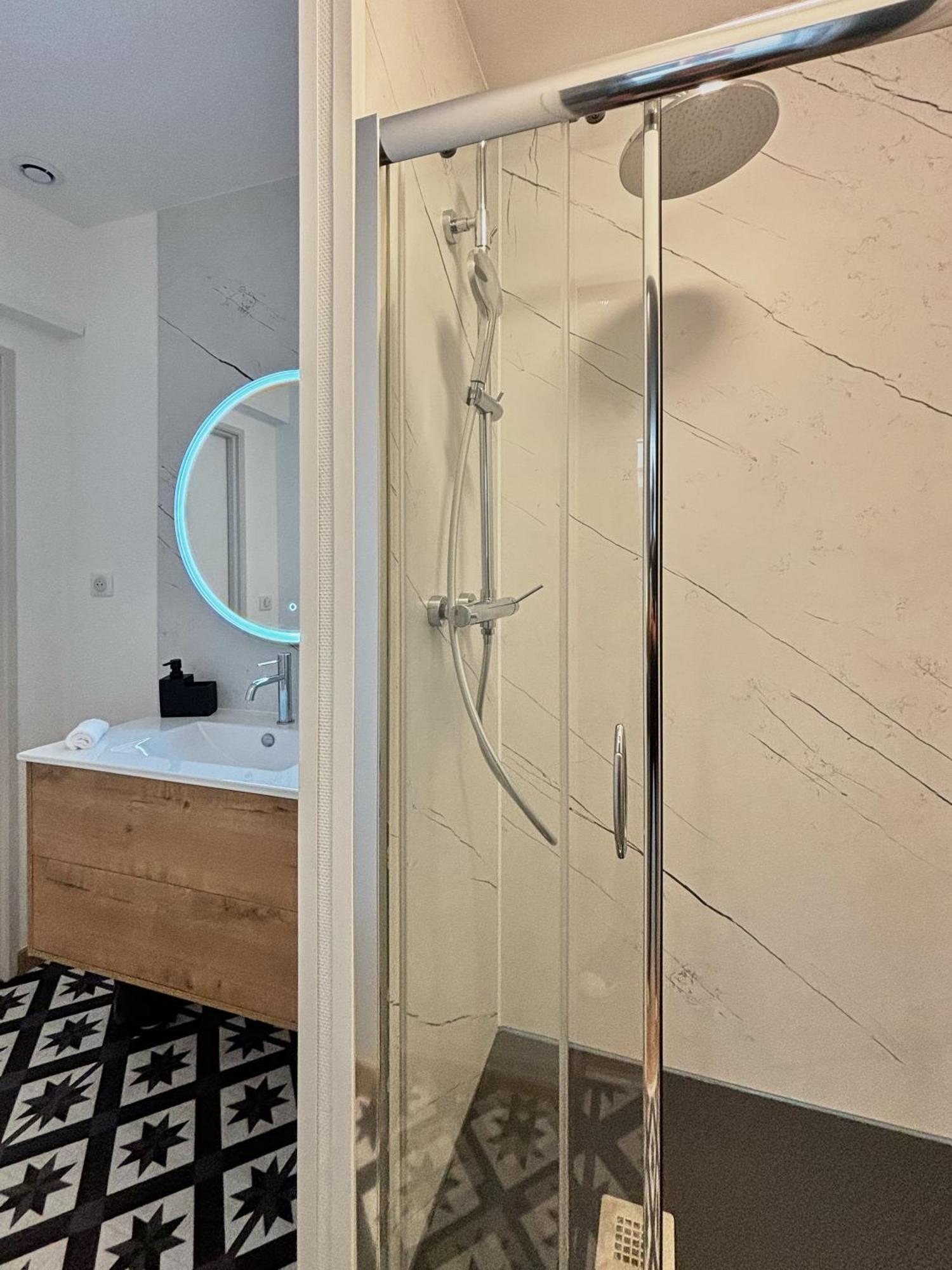 ヌヴェールLe Oliva Chez Les M By Primo Conciergerieアパートメント エクステリア 写真
